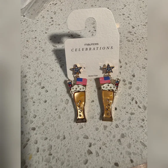 🇺🇲 Maurices Gold and Red Patriotic Earrings - Picture 3 of 3